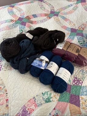 Alpaca yarn destash